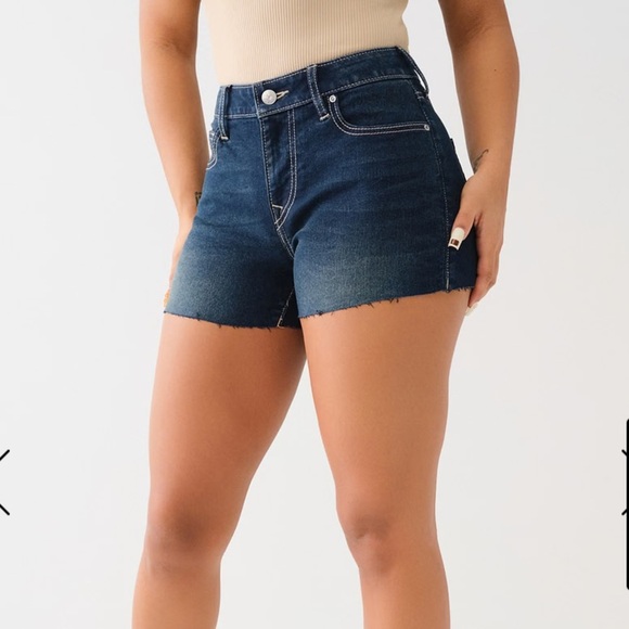 TRUE RELIGION
JENNIE MID RISE RAW HEM size 28 NWT - Picture 3 of 9